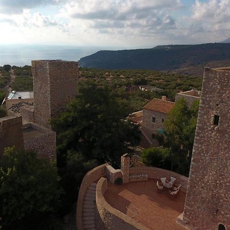 Arapakis Historic Castle Aparthotel Pírgos Dhiroú Exteriör bild