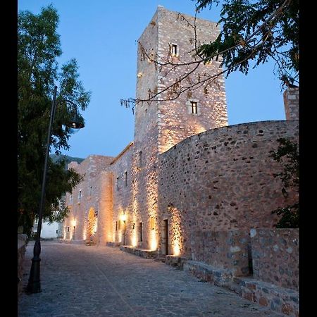 Arapakis Historic Castle Aparthotel Pírgos Dhiroú Exteriör bild
