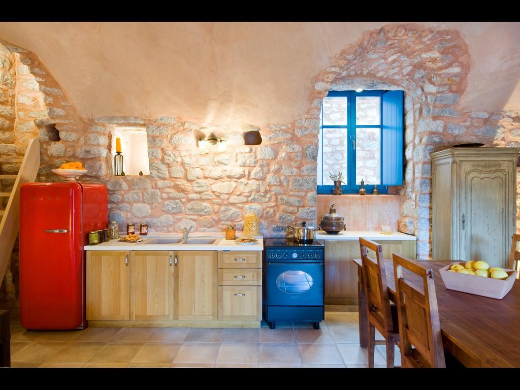 Arapakis Historic Castle Aparthotel Pírgos Dhiroú Rum bild