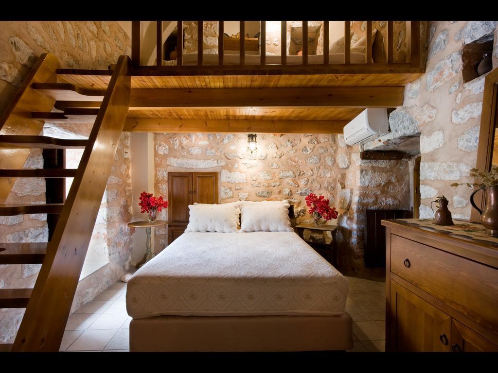 Arapakis Historic Castle Aparthotel Pírgos Dhiroú Rum bild