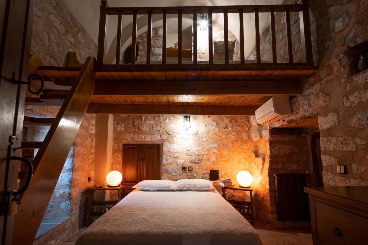 Arapakis Historic Castle Aparthotel Pírgos Dhiroú Exteriör bild