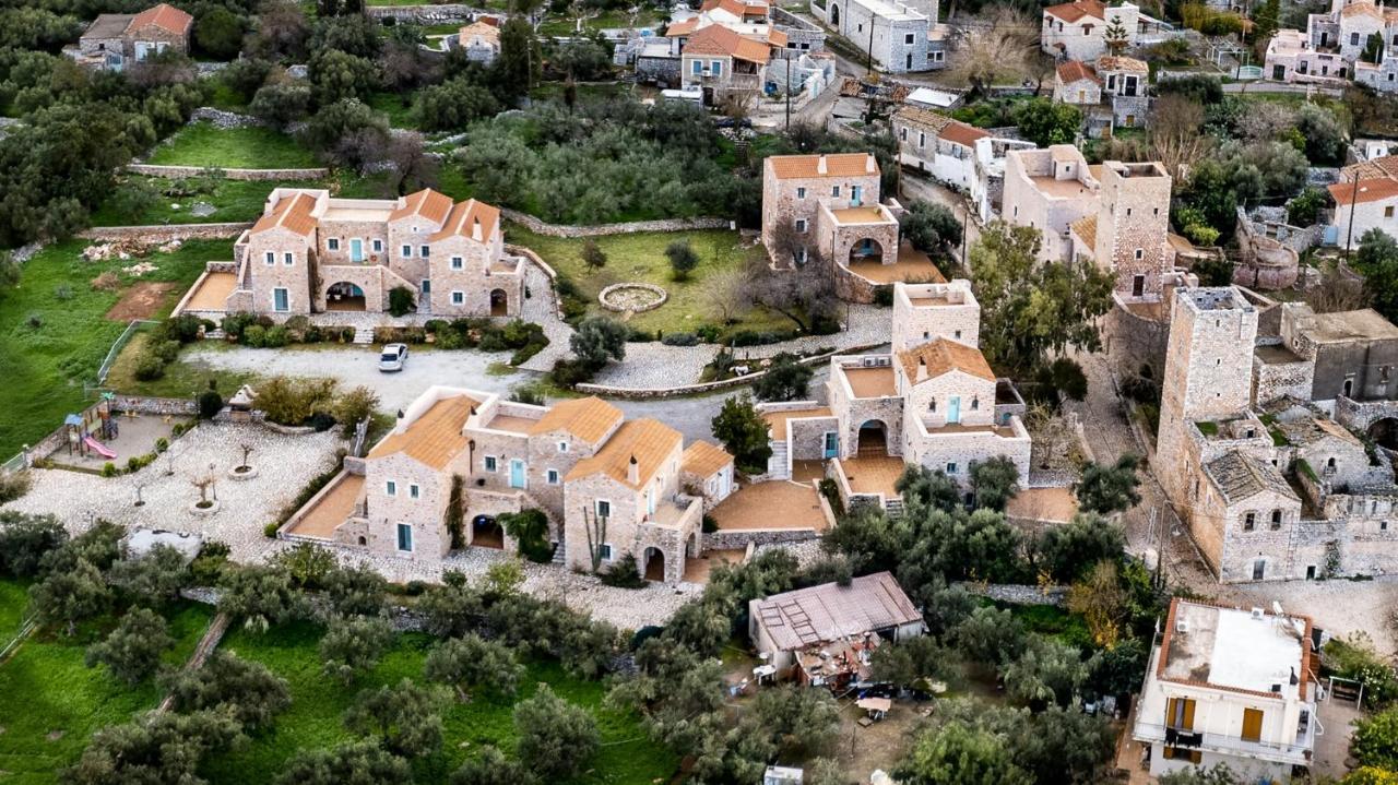 Arapakis Historic Castle Aparthotel Pírgos Dhiroú Exteriör bild