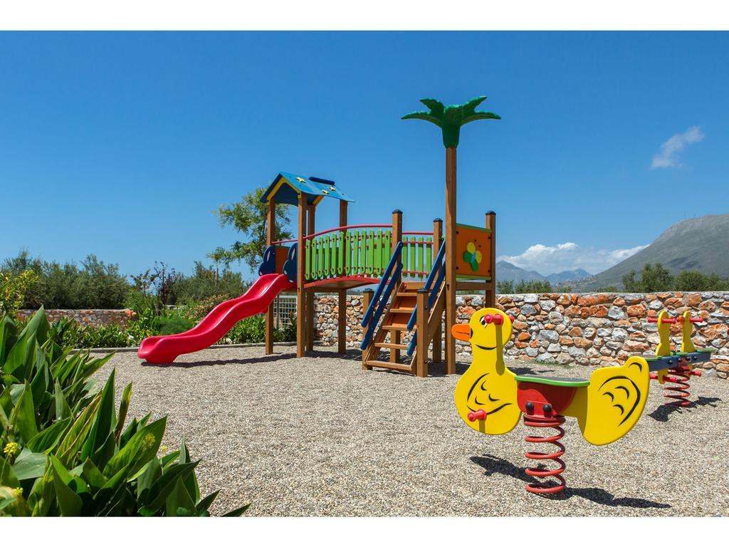Arapakis Historic Castle Aparthotel Pírgos Dhiroú Exteriör bild
