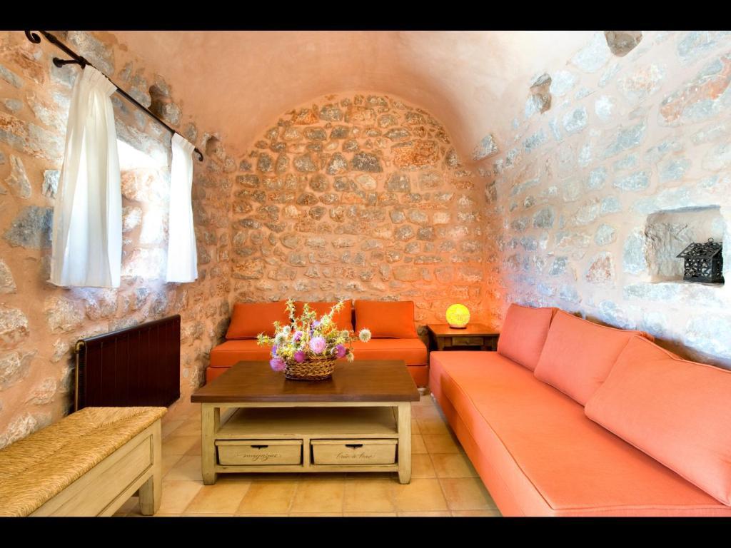Arapakis Historic Castle Aparthotel Pírgos Dhiroú Exteriör bild