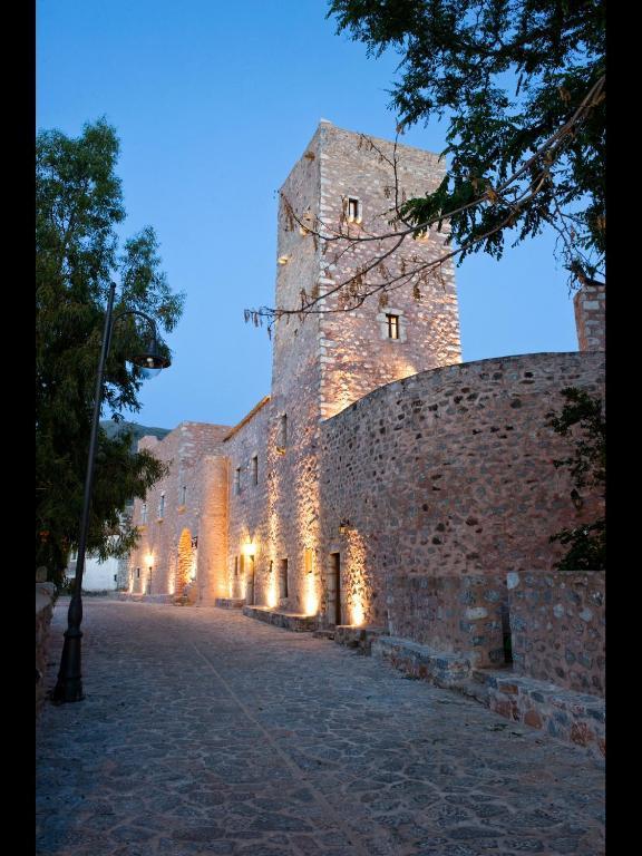 Arapakis Historic Castle Aparthotel Pírgos Dhiroú Exteriör bild
