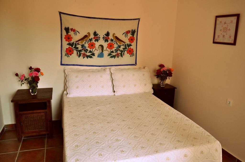 Arapakis Historic Castle Aparthotel Pírgos Dhiroú Exteriör bild