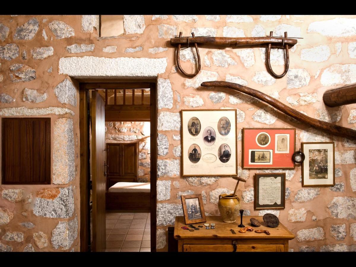 Arapakis Historic Castle Aparthotel Pírgos Dhiroú Rum bild
