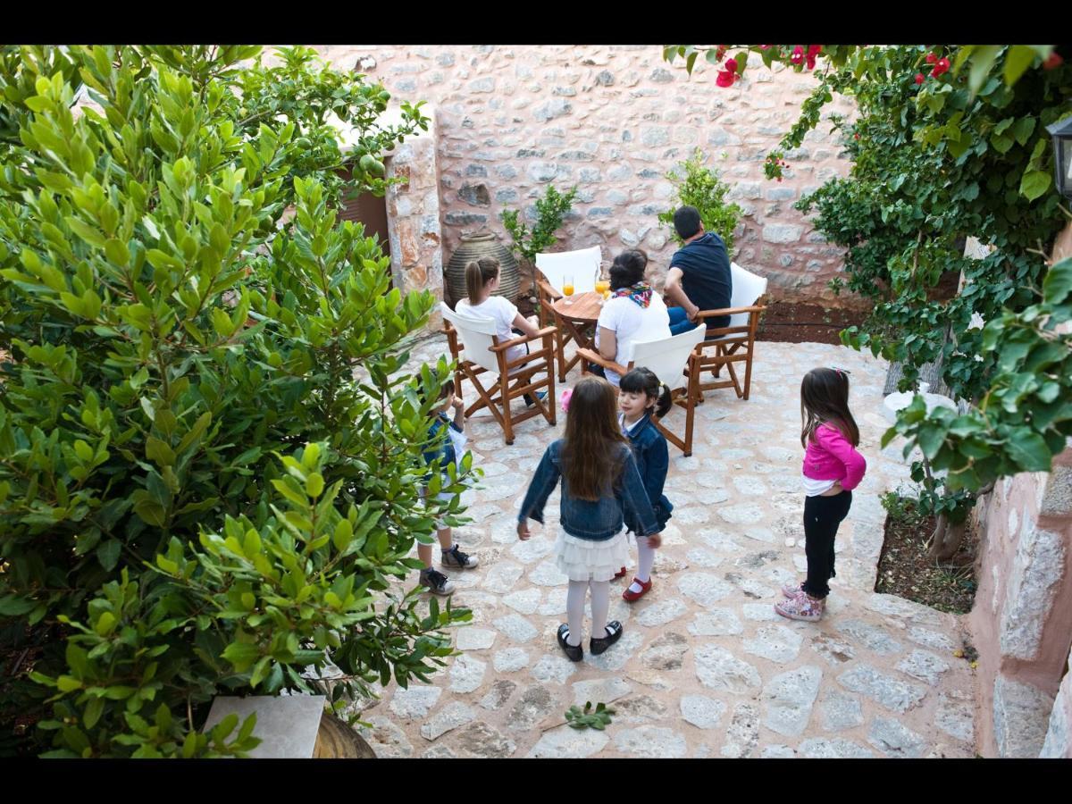 Arapakis Historic Castle Aparthotel Pírgos Dhiroú Rum bild