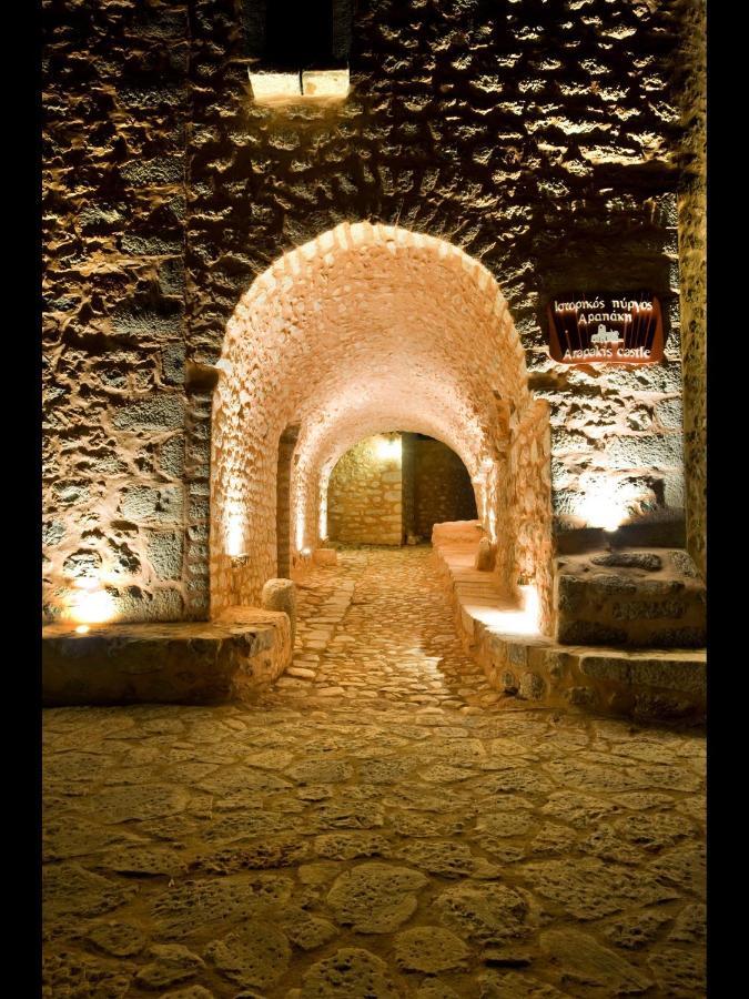 Arapakis Historic Castle Aparthotel Pírgos Dhiroú Exteriör bild