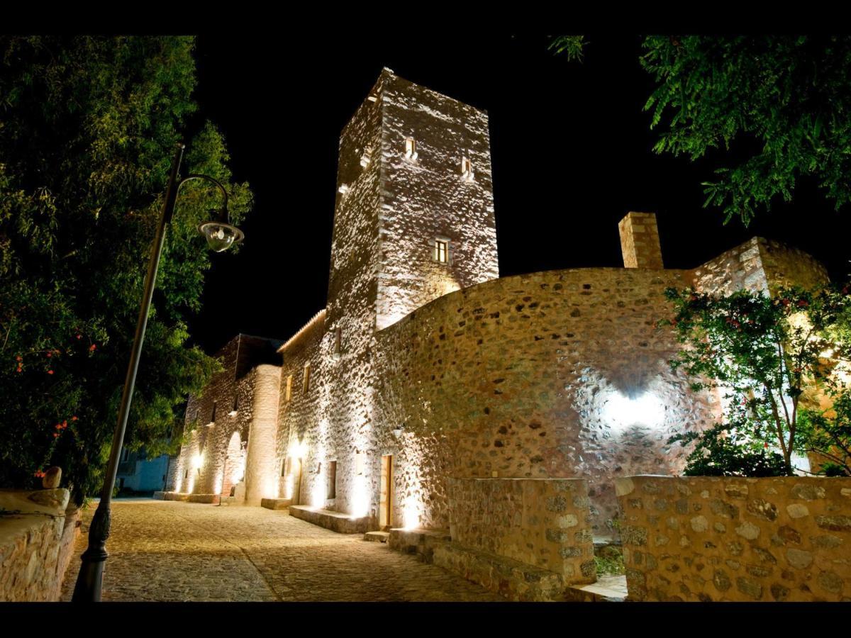 Arapakis Historic Castle Aparthotel Pírgos Dhiroú Exteriör bild
