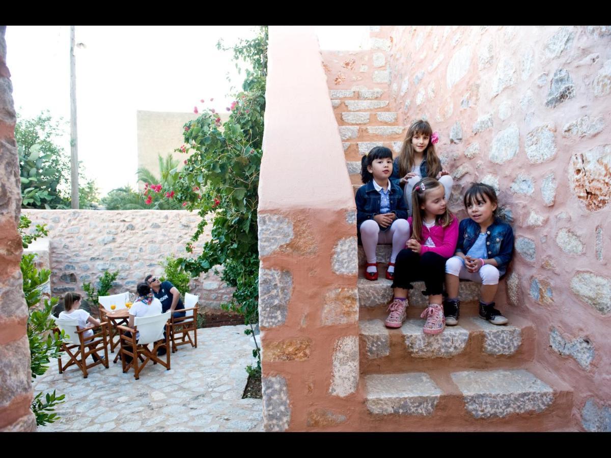Arapakis Historic Castle Aparthotel Pírgos Dhiroú Rum bild